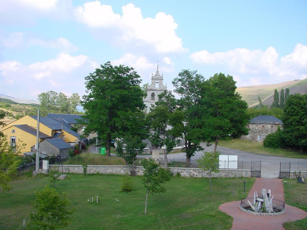 Hotel La Mora Villaseca de Laciana Esterno foto